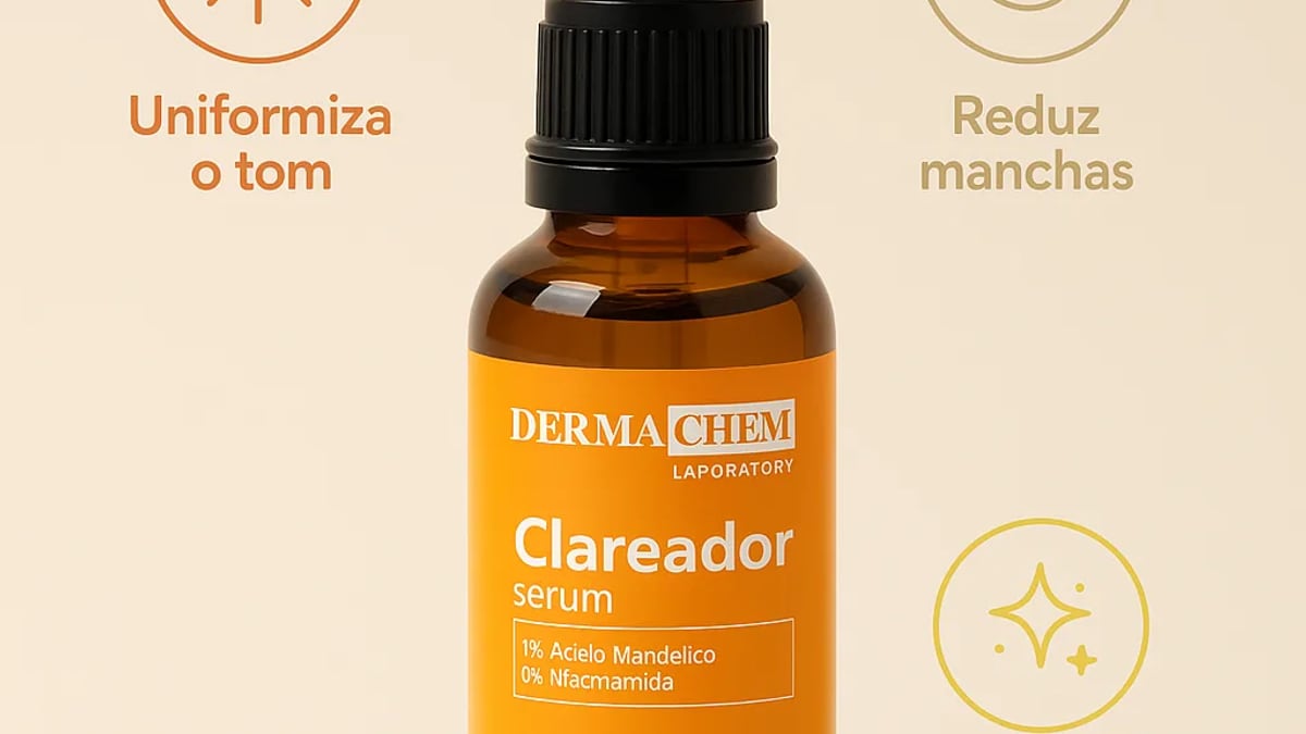 Frasco do Sérum Clareador Hummy 30ml sobre uma mesa de madeira clara ao lado de um caderno aberto e uma caneta